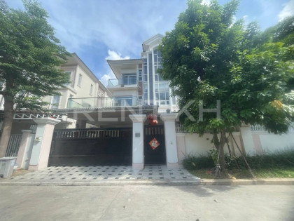Single Villa for rent at Borey​​ Chip Mong Sen Sok Villa in Phnom Penh Capital
