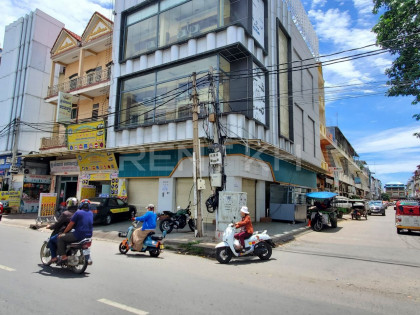 Corner shop for rent near old Stadium Flat in Phnom Penh Capital