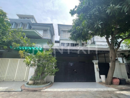 Twins Villa  in Borey Peng Huot Steung Meanchey Villa in Phnom Penh Capital