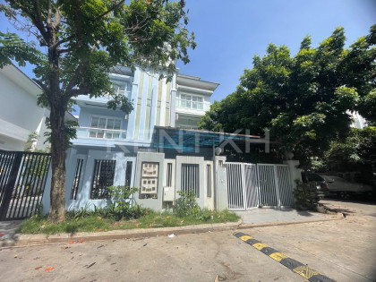 Twin villa for Rent at Borey Varina near Chhuk Meas Market Villa in Phnom Penh Capital