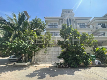 Twin Villa at Borey Hight Land, Khan Sen Sok Villa in Phnom Penh Capital