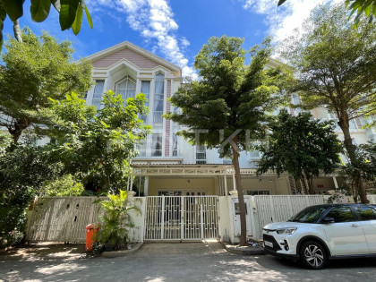 Link House A or rent at Borey Chip Mong Sensok Villa in Phnom Penh Capital
