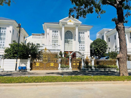 Queen Villa For Rent at Borey Mekong Royal Villa in Phnom Penh Capital