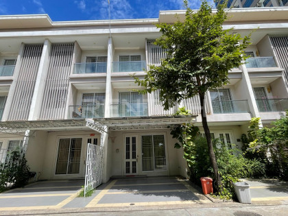 Link House for Rent at Borey Chip Mong Land Sen Sok Villa in Phnom Penh Capital