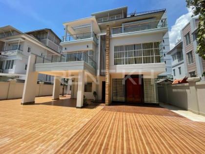 Villa for Rent At Borey Peng Hout The Star Light, Sen Sok Villa in Phnom Penh Capital