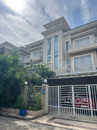 Twin Villa for Rent at Borey Pipoup Thmei, Khan Sen Sok Villa in Phnom Penh Capital