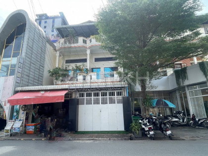 Shop House for Rent at Tuol Tumpung Ti Muoy Flat in Phnom Penh Capital