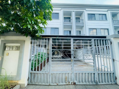 Link House for Rent at Borey Piphup Thmey La Villa in Phnom Penh Capital