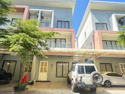 Link House for Rent at Borey Arata, Sen Sok Villa in Phnom Penh Capital