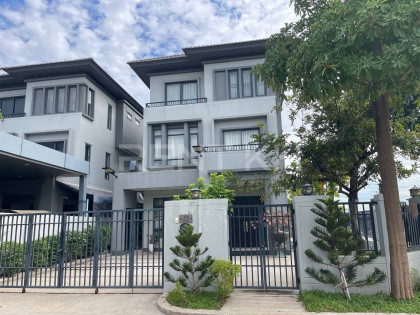 Queen Villa for Rent in Borey Chip Mong Land 50m Villa in Phnom Penh Capital