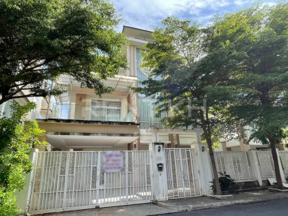 Twin Vila for Rent at Borey Orkide Vila The Royla Villa in Phnom Penh Capital