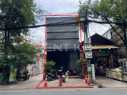 Shophouse for Rent near Royal Palace Flat in Phnom Penh Capital