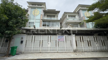 Twin Vila for Rent at Borey Orkide Vila The Royla Villa in Phnom Penh Capital