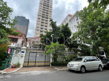 House for Rent at  Sangkat BKK1 Villa in Phnom Penh Capital