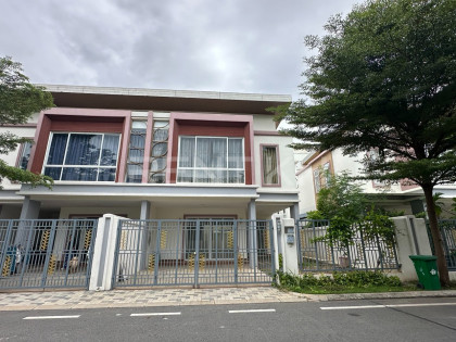 LA Villa For Rent At Borey Orkide 6A Villa in Phnom Penh Capital