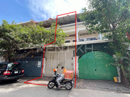 Shop House for Rent at Tuol Tumpung Ti Muoy Flat in Phnom Penh Capital