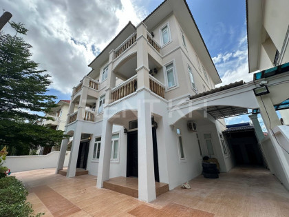 Single Villa in Khan Chrouy Changvar Villa in Phnom Penh Capital