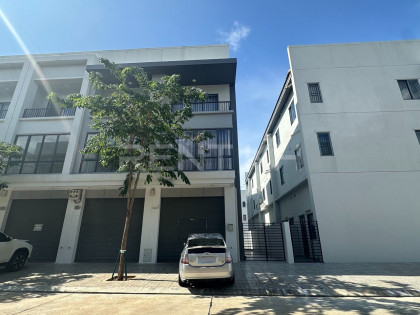 Shophouse at Borey Chipmong 6A Flat in Phnom Penh Capital