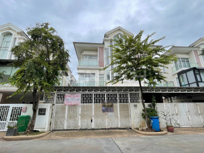 Twin Villa for Rent at Borey Chip Mong Sen Sok Apartment in Phnom Penh Capital