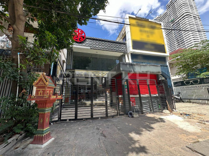 Shop House for Rent at  Sangkat BKK1 Flat in Phnom Penh Capital