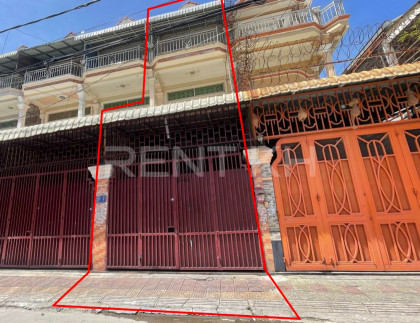 Hous for Rent at Sangket Tuol Tumpung Ti Muoy Flat in Phnom Penh Capital