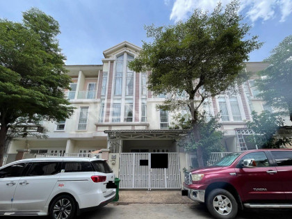 Villa Link House for Rent in Borey Chip Mong Sen Sok Villa in Phnom Penh Capital