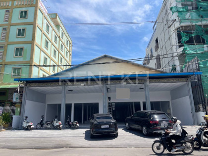 Warehouse for Rent on the Main Road 2004 Warehouse in Phnom Penh Capital