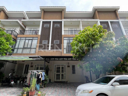 Link House  for Rent at Borey Thai Chhunkry Villa in Phnom Penh Capital