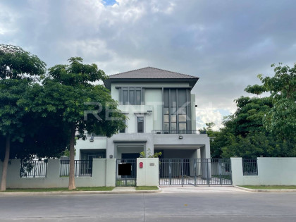 Single Villa For Rent at Borey Chip Mong Land, Park Land 598 Villa in Phnom Penh Capital