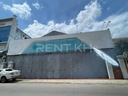 Warehouse for Rent Near Cambodia-China Friendship Preah Kossamak Hospital Warehouse in Phnom Penh Capital