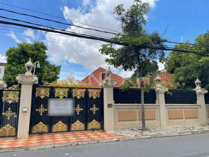 Villa Single for Rent at Tuol Kouk Villa in Phnom Penh Capital