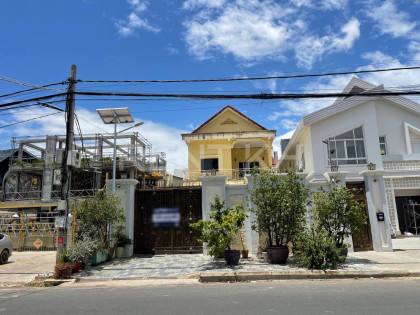 Single Villa for Rent at Sangkat Tuol Kuok Villa in Phnom Penh Capital