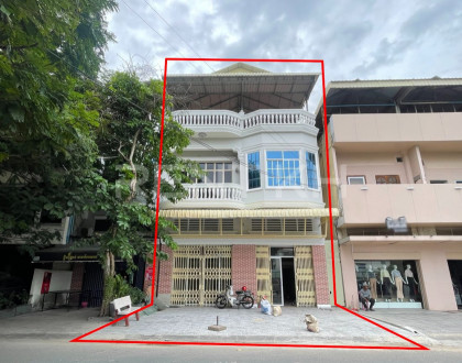 Shop House for Rent at Sangkat Tonle Bassac Flat in Phnom Penh Capital