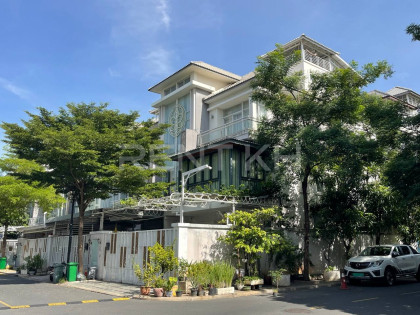 Link House for Rent at Borey Orkide Villa The Royal Villa in Phnom Penh Capital