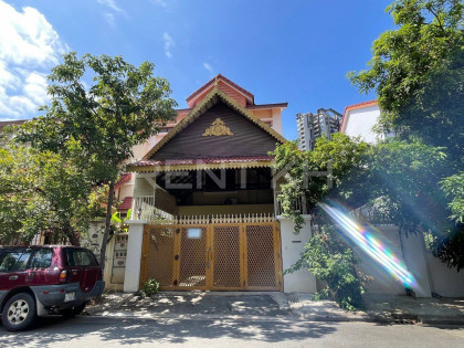Link House for Rent at Borey Sunway Villa in Phnom Penh Capital