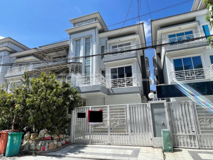 Villa Twin for Rent nearby AEON 2 (Borey New Worl) Villa in Phnom Penh Capital