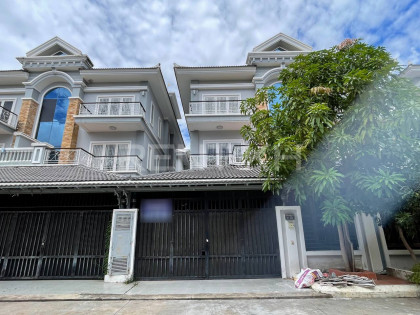 Villa Twin for Rent in Borey Vimean Phnom Penh Villa in Phnom Penh Capital