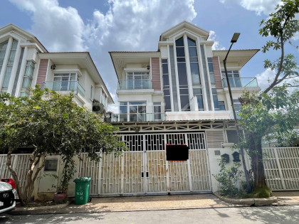 Twin Villa for Rent at Borey Chip Mong Sen Sok Villa in Phnom Penh Capital