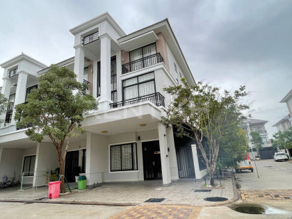 Link House  for Rent at Borey Peng Huoth the Star Platinum Eco Delta Villa in Phnom Penh Capital