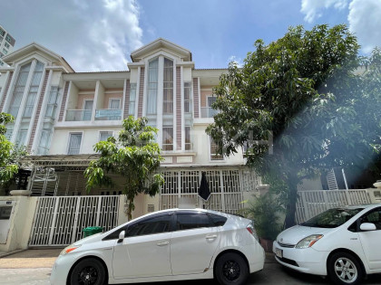 Link House for Rent in Borey Chip Mong Sen Sok Villa in Phnom Penh Capital