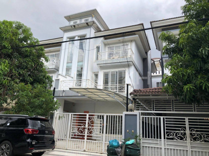 Villa Twin for Rent in Borey Piphup Thmey Sen Sok Villa in Phnom Penh Capital
