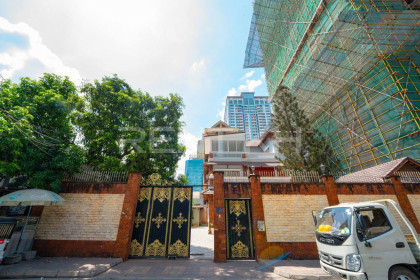 House for Rent at  Sangkat BKK1 Villa in Phnom Penh Capital