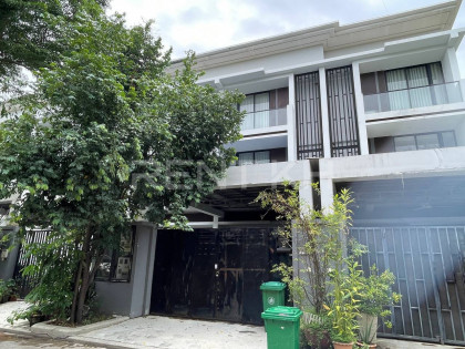 Link House  for Rent at Borey The Woods Villa in Phnom Penh Capital