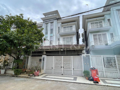 Twin Villa for Rent at Borey Piphop Thmey Villa in Phnom Penh Capital