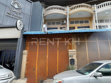Flat for Rent at Toul Tom Poung Flat in Phnom Penh Capital
