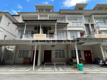 Link House  for Rent at Borey Peng Huoth  Boeung Snor Villa in Phnom Penh Capital