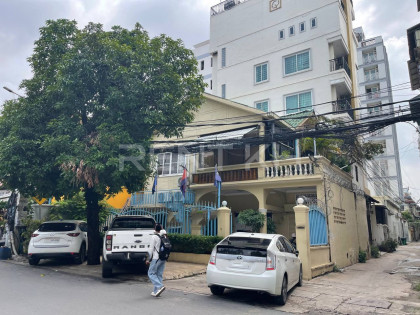 Single Villa for Rent at  Khan Toul Kouk Villa in Phnom Penh Capital