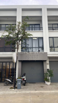 Shop House for Rent at Borey Chip Mong Land Park 50M Flat in Phnom Penh Capital
