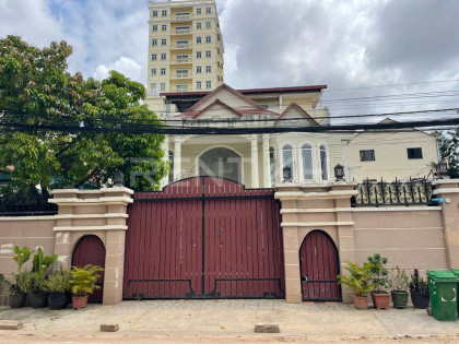 Single Villa for Rent at  Khan Chamkar Mon Villa in Phnom Penh Capital