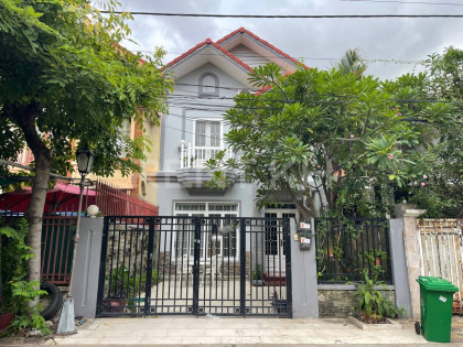 Link House for Rent at Borey Sopheak Mongkul 6A Villa in Phnom Penh Capital